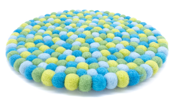 Untersetzer rund aus Filzkugeln 22cm, grün, türkis, hellblau- fair gehandelt