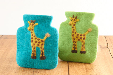 Wärmflasche Giraffe für Kinder, türkis oder grün aus Wolle (Merino), gefilzt