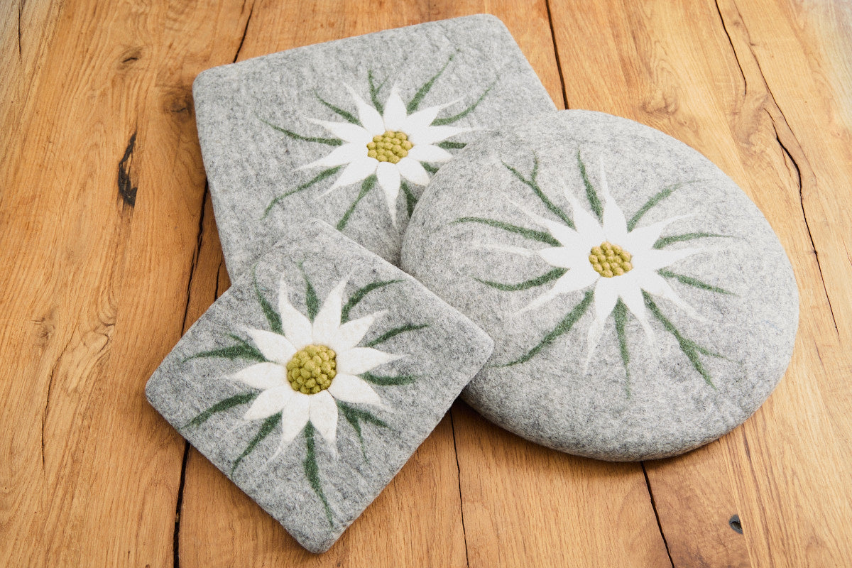 Filzuntersetzer mit Edelweiss quadratisch 20 x 20 cm