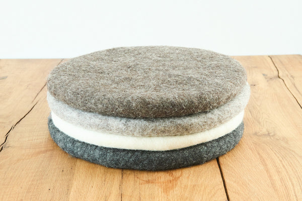 Sitzkissen aus Filz (100% Wolle) rund, 35cm, grau-, naturtöne - fair gehandelt