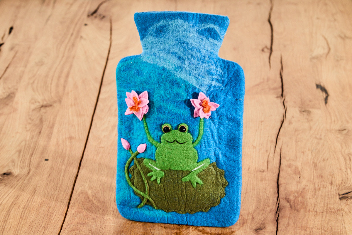 Wärmflasche Frosch aus Wolle (Merino), gefilzt