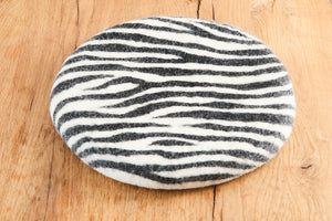 Sitzkissen aus Filz (100% Wolle) rund 35cm Zebradesign
