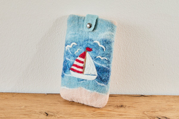 Schutzhülle Smartphone aus Filz 12 x 20 cm "Segelboot", maritimes Motiv, aus 100 % Wolle
