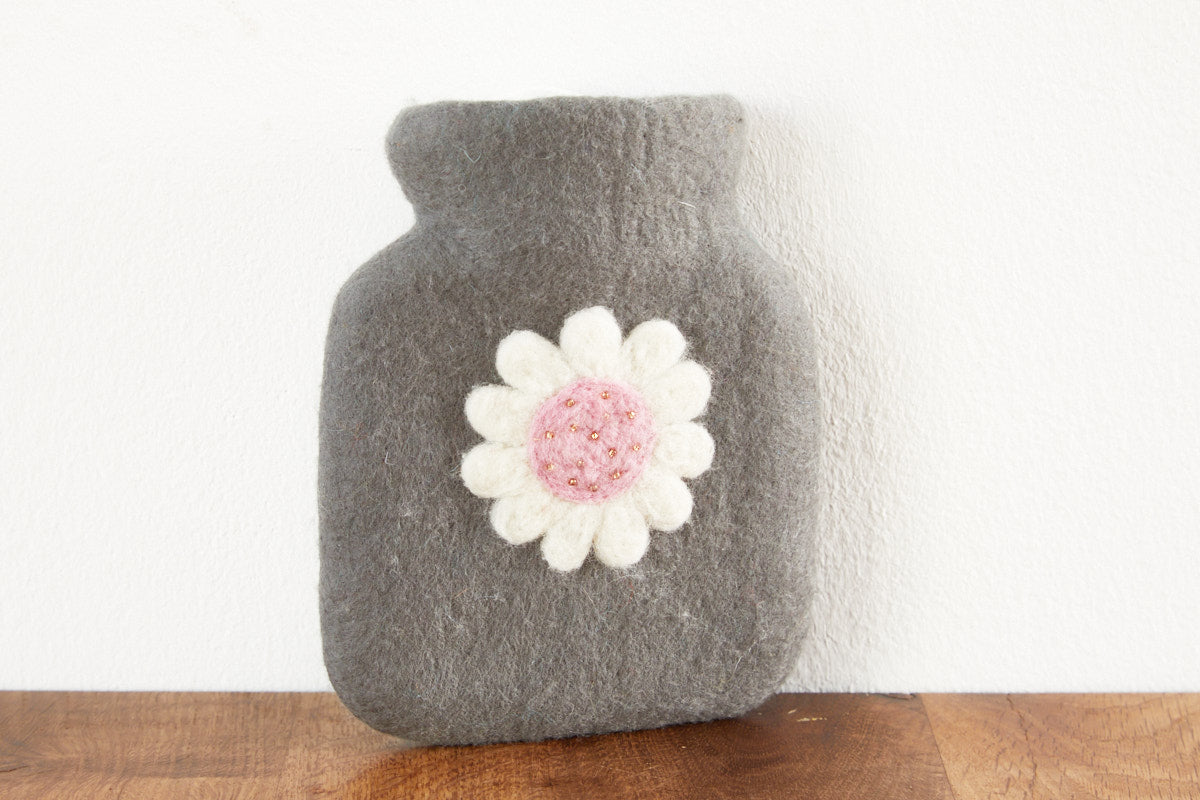 Wärmflasche Blume mini für Kinder aus Wolle (Merino), gefilzt