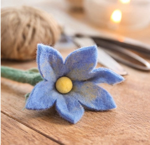 Blume Mona aus Filz, rot, orange, blau, lila, pink