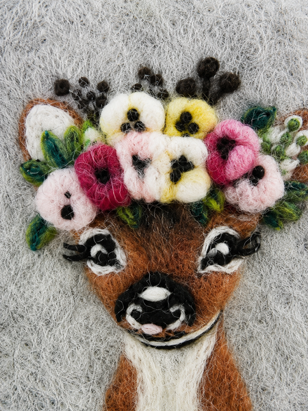 feelz Handyhülle Phone Cover Reh mit Blumen in natur nah