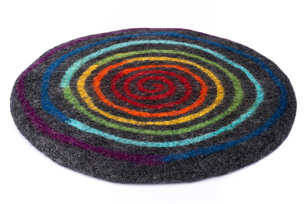 Sitzkissen aus Filz (100% Wolle), Spirale bunt, rund 35cm - fair gehandelt