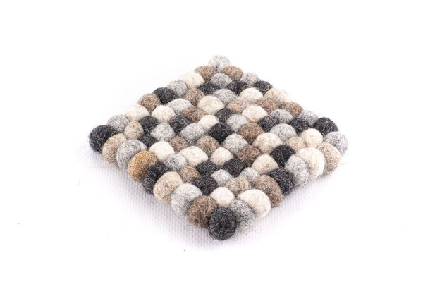 4er oder 6er Set Glasuntersetzer 10x10cm aus Filzkugeln quadratisch, naturtöne- fair gehandelt