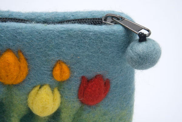 Filztäschchen Tulipa – kleiner Geldbeutel & Kosmetiktasche aus Filz, handgemacht