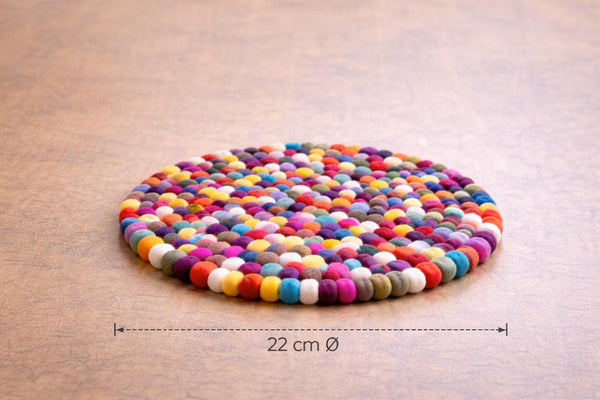 Untersetzer aus Filzkugeln rund 22cm bunt Größe