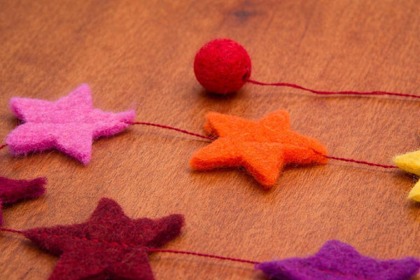 feelz Girlande Sterne bunt Detail Kugel