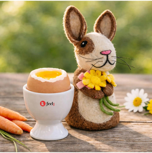 feelz Eierwärmer Hase mit Blumen mit Ei