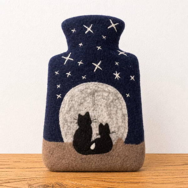 Wärmflasche Katze Nacht – handgefertigte Filz Wärmflasche 1,8L, Geschenk für Katzenliebhaber, Wolle