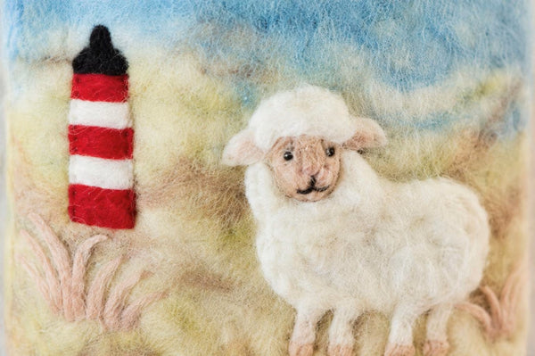 feelz Schutzhülle Smartphone aus Filz 12 x 20 cm "Deichschaf", maritimes Motiv, aus 100 % Wolle Detail