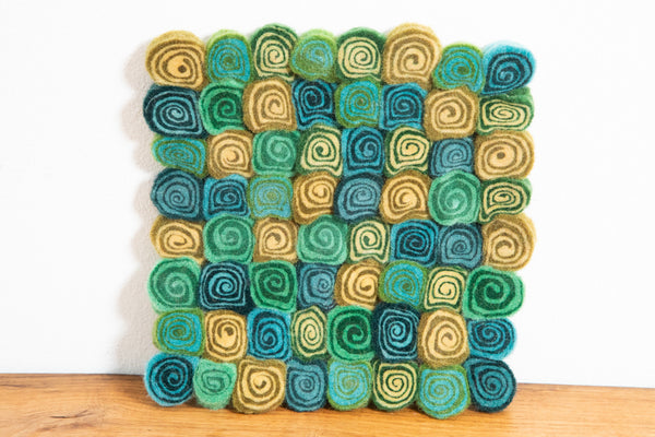 Untersetzer aus Filz (100% Wolle) Spirale eckig, bunt, pink, grün, grau, Topfuntersetzer
