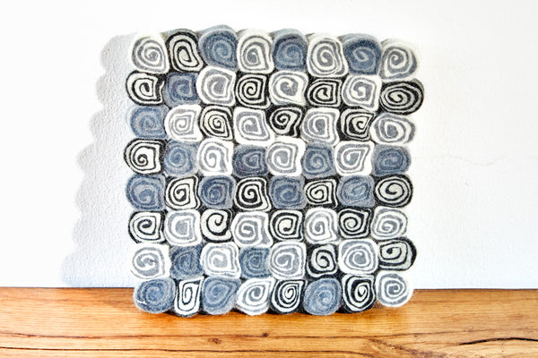 Untersetzer aus Filz (100% Wolle) Spirale eckig, bunt, pink, grün, grau, Topfuntersetzer