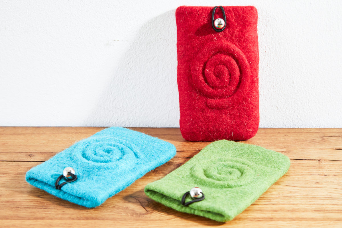 Handyhülle aus Filz rot, türkis oder grün mit Spirale