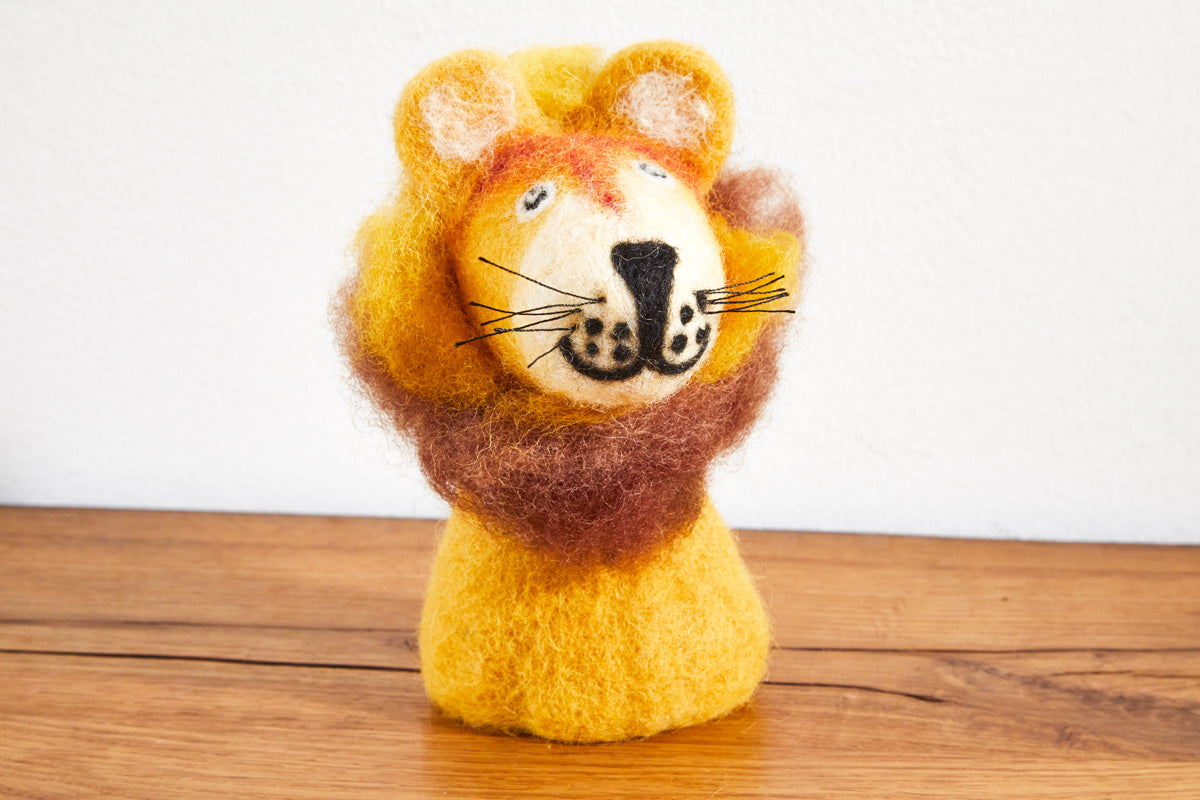 Eierwärmer Löwe, Tierfigur aus Filz, Ostergeschenk