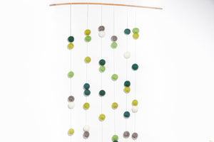 4er Set Kugel-Girlande, Vorhang aus Filzkugeln, grün, natur