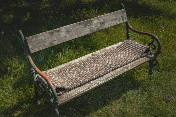 Teppich aus Filzkugeln, rund oder eckig, natur, grau, weiß, Handarbeit auf Bestellung