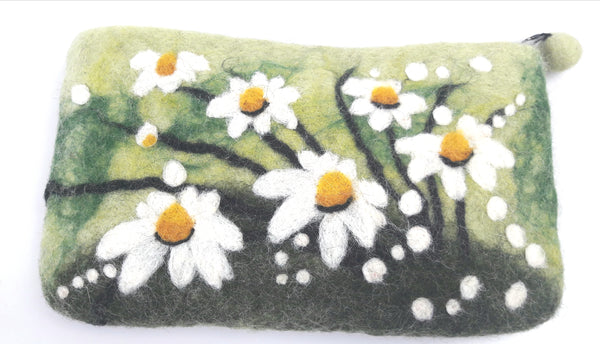 feelz - Filztäschchen mit Blumenmotiv (Margarite), grün-weiss - Handarbeit