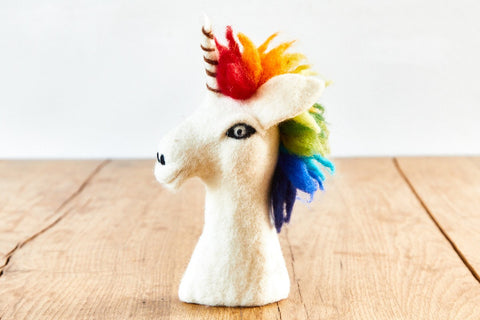 feelz - Eierwärmer aus Filz, weißes Einhorn mit Regenbogen-Mähne - Handarbeit