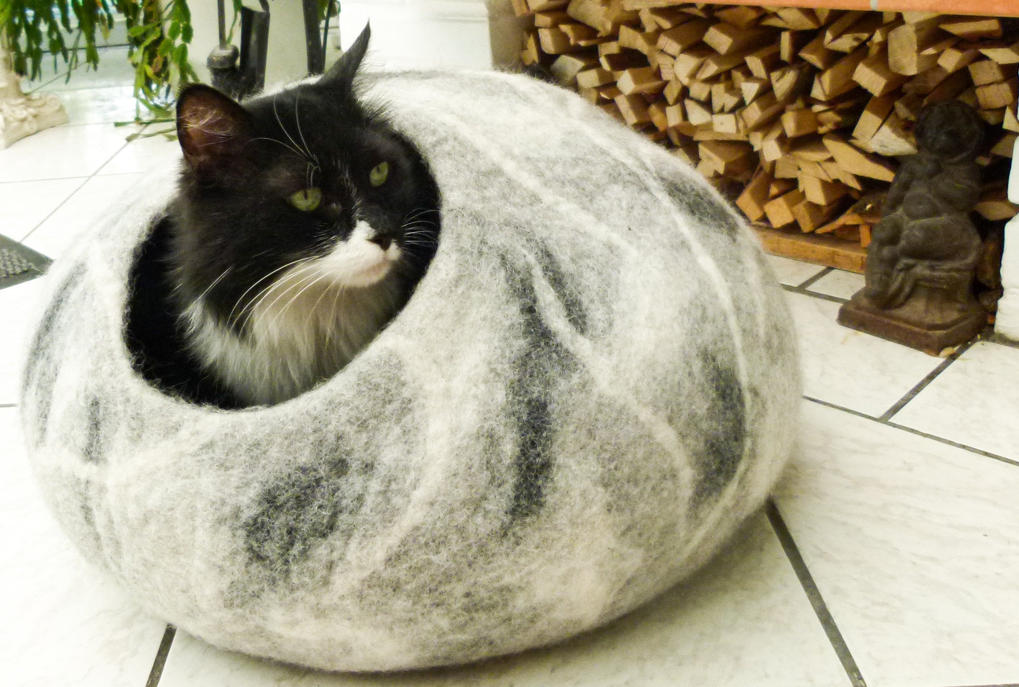 feelz - Katzenhöhle aus Filz (Wolle) grau weiss marmoriert
