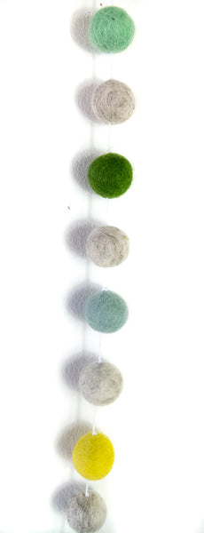 Kugel-Girlande aus blauen, grünen und grauen Filzkugeln, 180 cm lang
