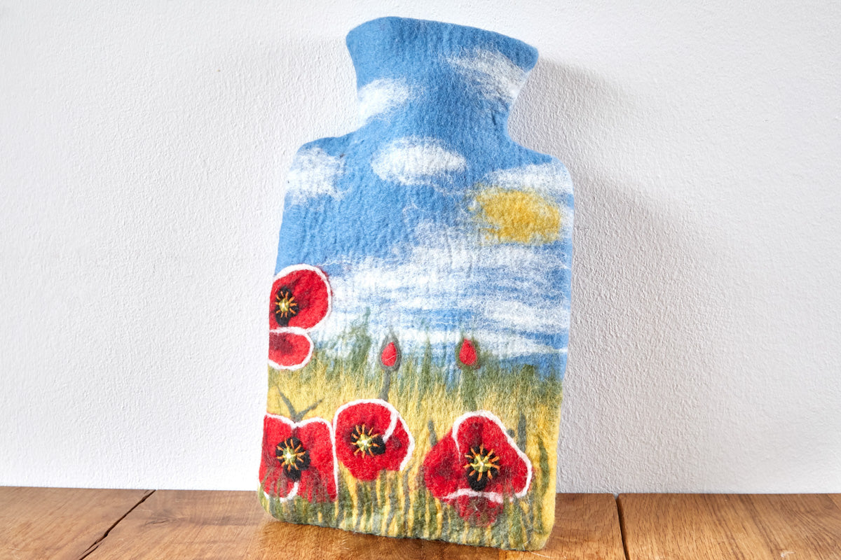 Wärmflasche Mohn Blumen Wiese aus Wolle (Merino), gefilzt