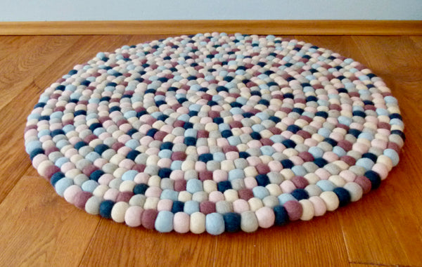 Teppich aus Filzkugeln, rund oder eckig, bunt, Handarbeit auf Bestellung