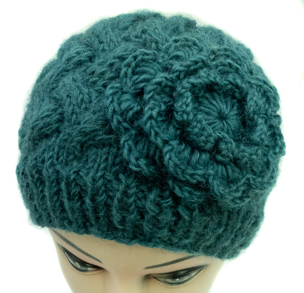 Strickmütze aus Wolle, Wollmütze mit Blume, grau, schwarz, rot, blau - Handarbeit