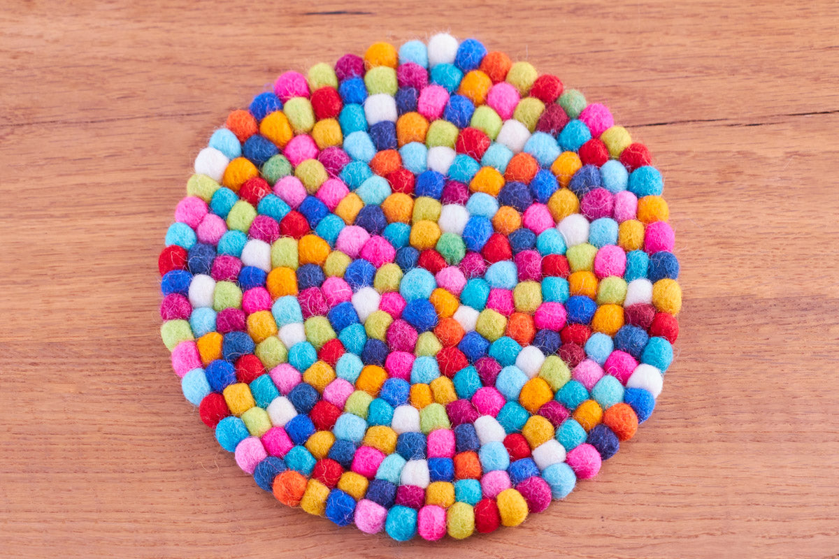 Untersetzer rund aus Filzkugeln 22cm, multi, kleine Kugeln - fair gehandelt